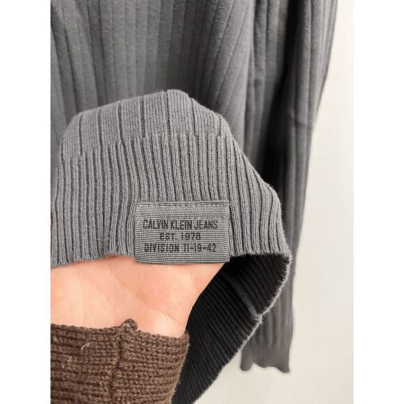 Calvin Klein Jeans men’s Pullover Crew neck Ribbed Knit Sweater Gray Size Large - Picture 3 of 5